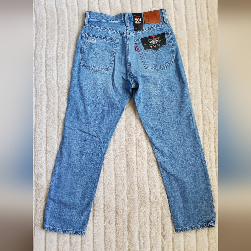 Levi's 501 Original Cropped Jean - Picture 4 of 8